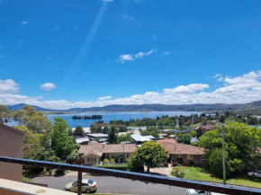Cascades 15 - Lake Views l Spa bath l Split Level l Central Location l Wi-Fi l 2BR